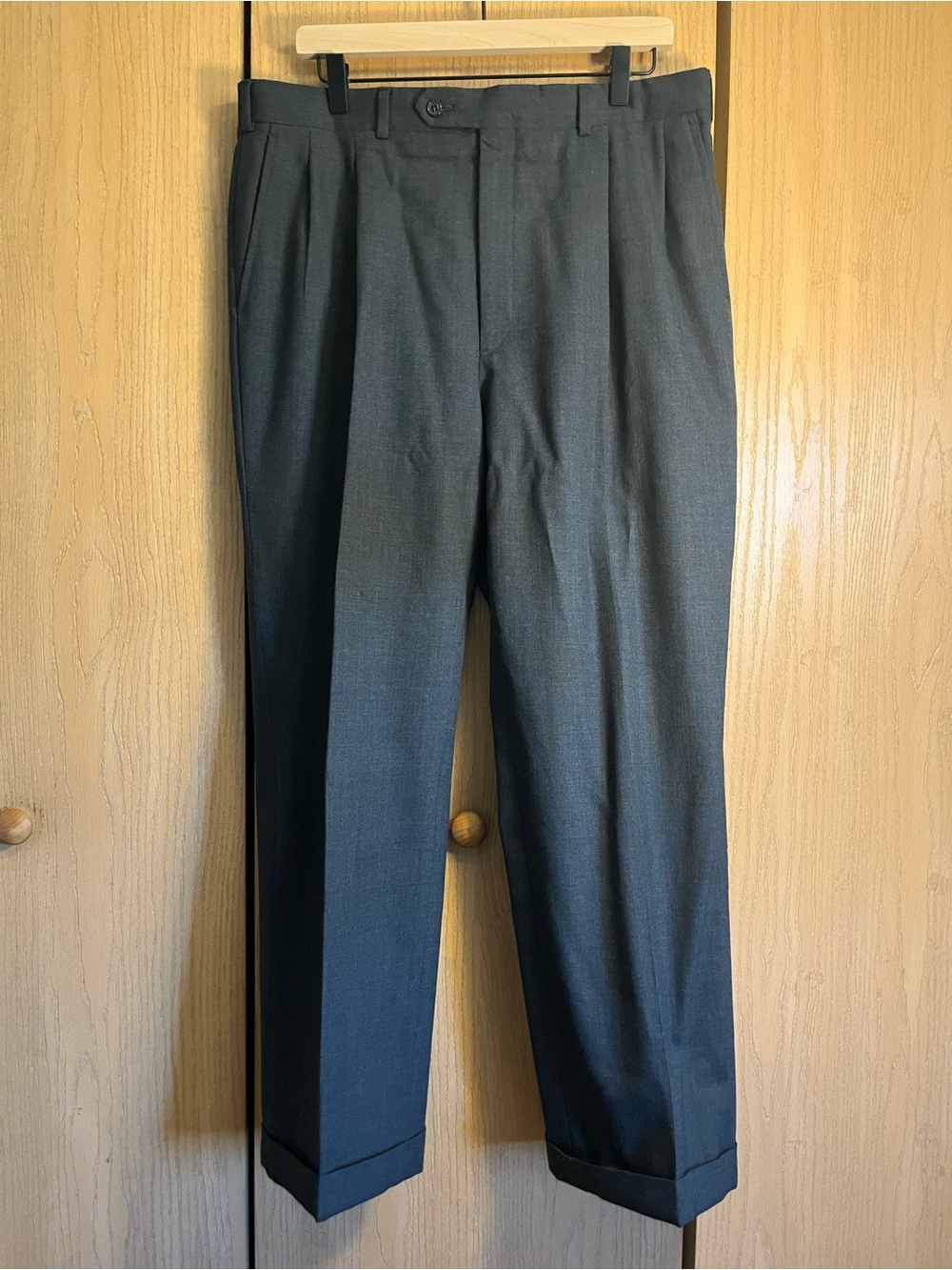 Burberry dark gray wide fit cuff hem dress pants size 36x28